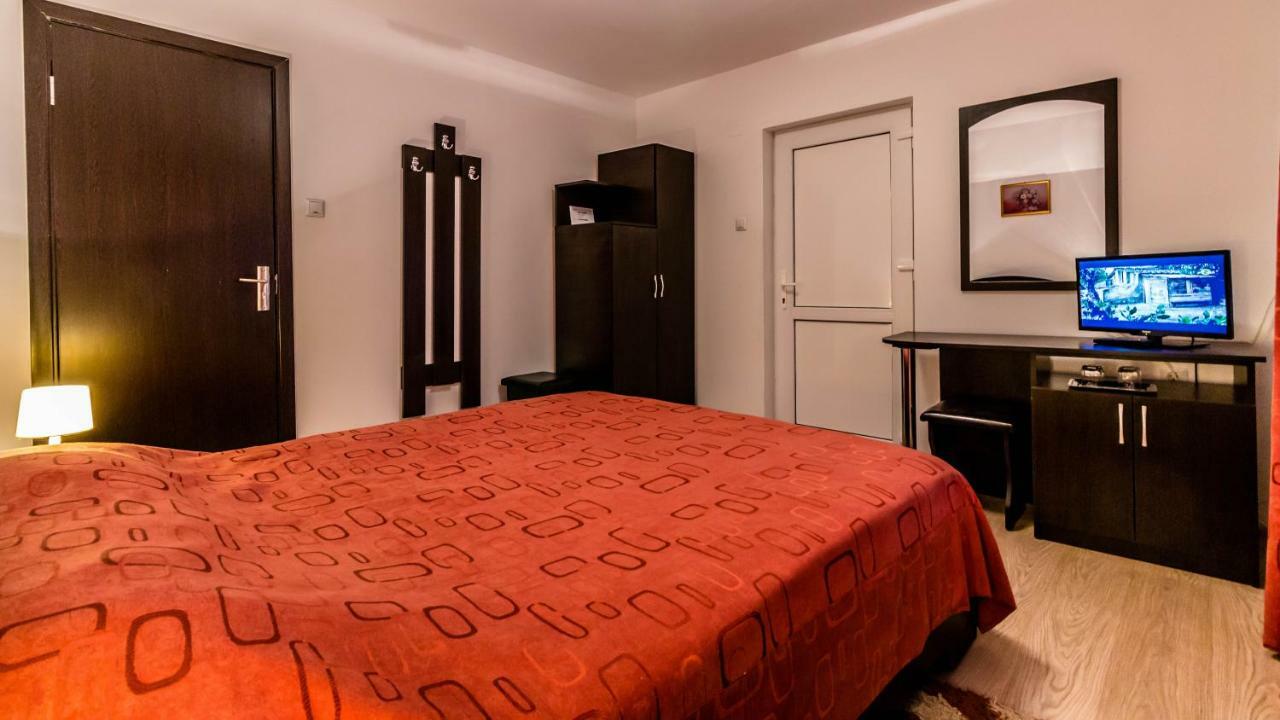 Hotel Steaua Nordului Târgu Neamț Zewnętrze zdjęcie